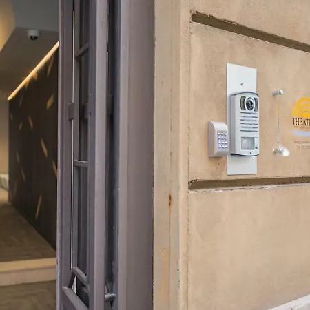 Italianflat - Theatrum And Guest house