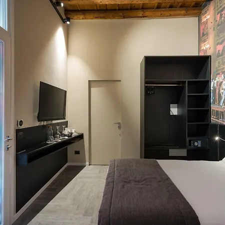 Italianflat - Theatrum And Verona